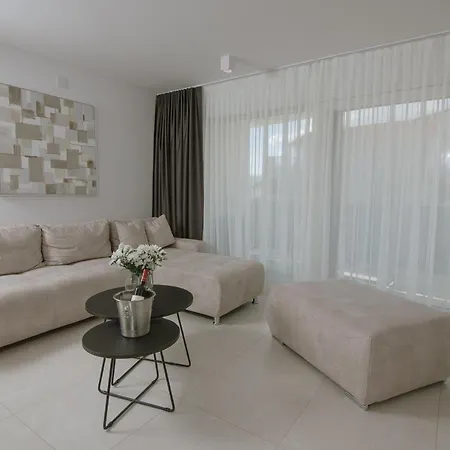 Adriatic Pearl 2 *